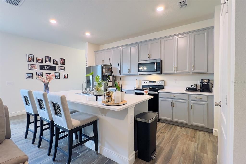 出租: $2,600 (4 贝兹, 2 浴室, 1656 平方英尺)