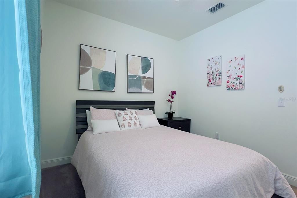 出租: $2,600 (4 贝兹, 2 浴室, 1656 平方英尺)