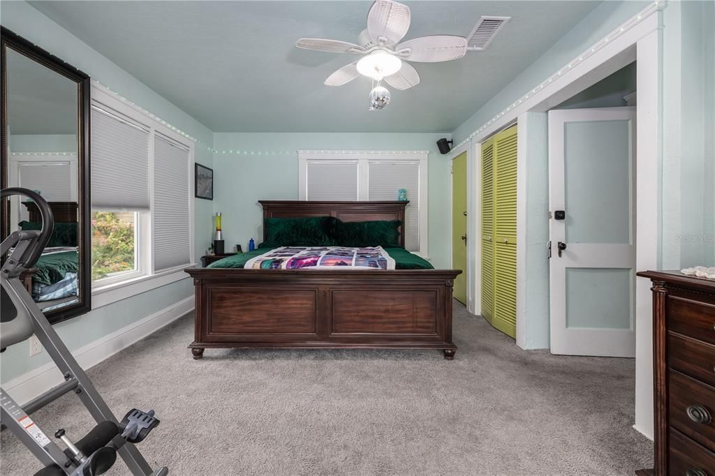 待售: $385,000 (3 贝兹, 0 浴室, 1402 平方英尺)