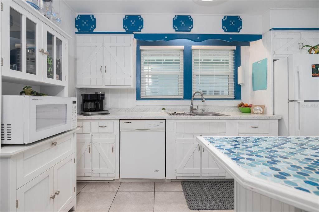 待售: $385,000 (3 贝兹, 0 浴室, 1402 平方英尺)