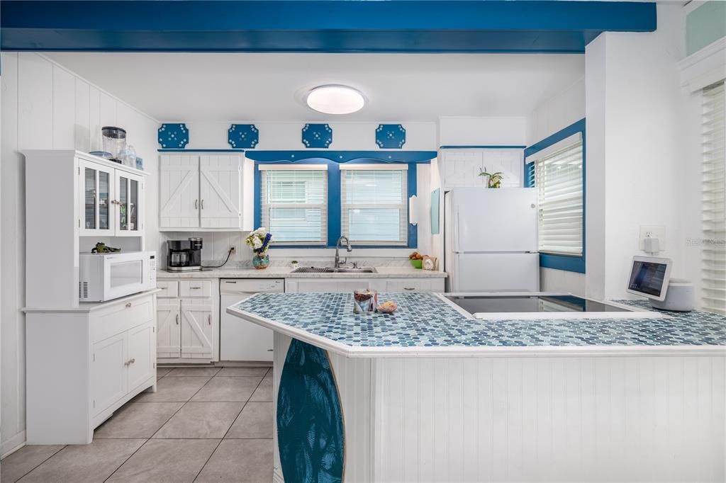 待售: $385,000 (3 贝兹, 0 浴室, 1402 平方英尺)