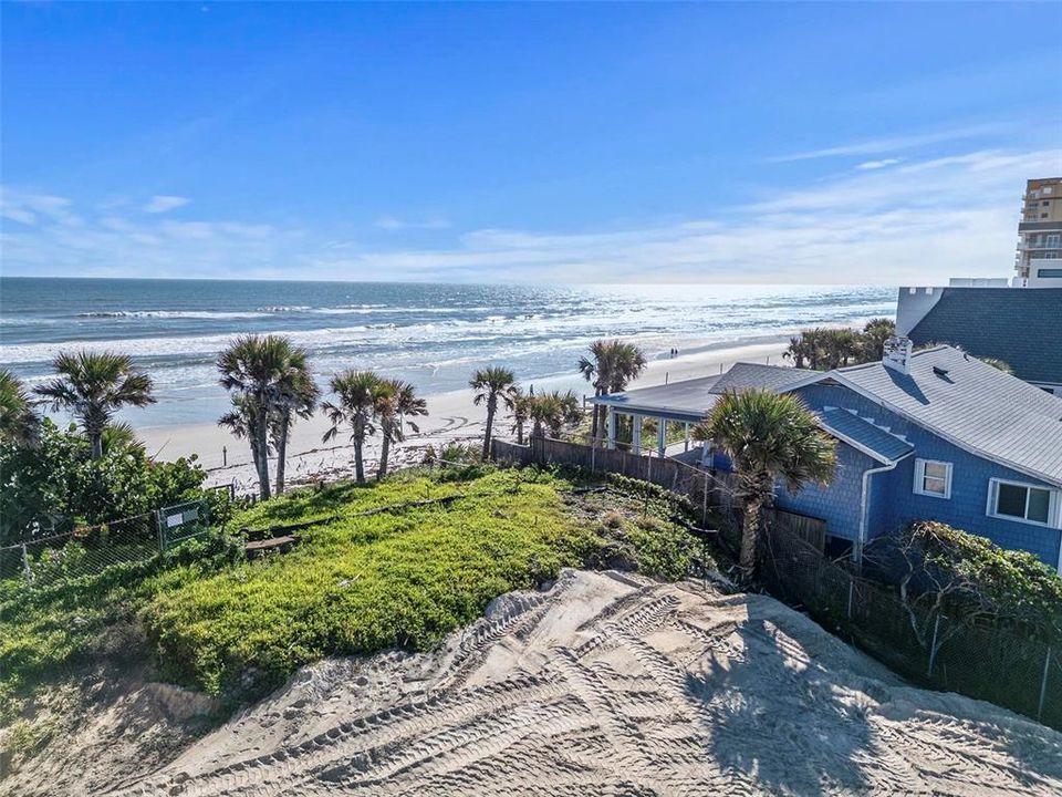 На продажу: $3,800,000 (1.30 acres)