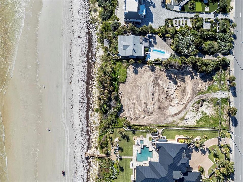 На продажу: $3,800,000 (1.30 acres)