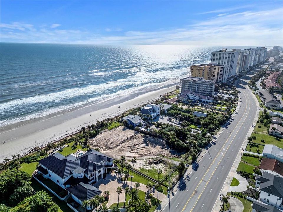 На продажу: $3,800,000 (1.30 acres)