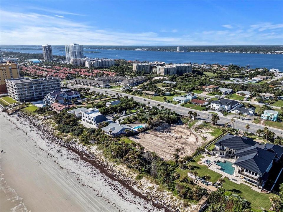 На продажу: $3,800,000 (1.30 acres)