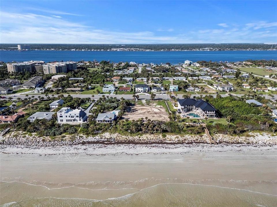 На продажу: $3,800,000 (1.30 acres)