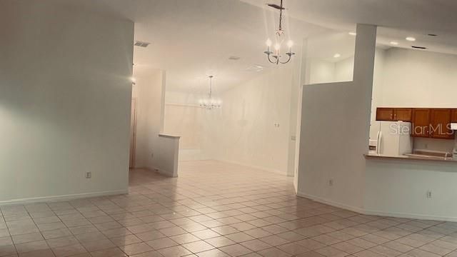 For Rent: $2,000 (3 beds, 2 baths, 2421 Square Feet)