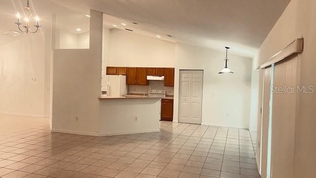 For Rent: $2,000 (3 beds, 2 baths, 2421 Square Feet)