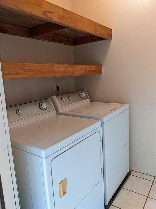 For Rent: $1,150 (2 beds, 1 baths, 960 Square Feet)