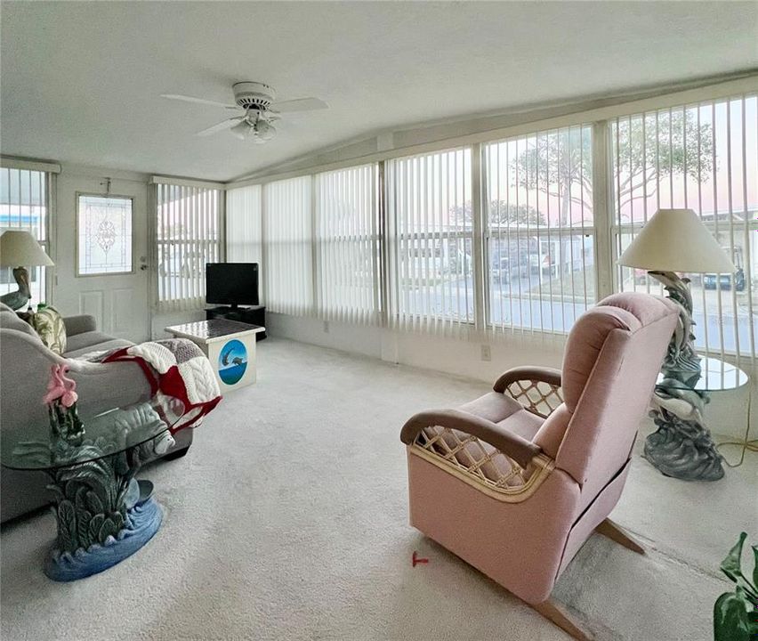 For Sale: $169,900 (2 beds, 2 baths, 1208 Square Feet)