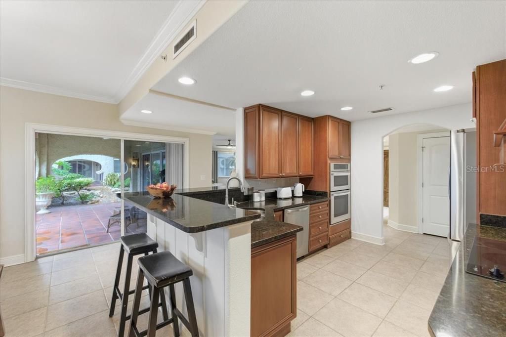 На продажу: $529,000 (2 спален, 2 ванн, 2297 Квадратных фут)