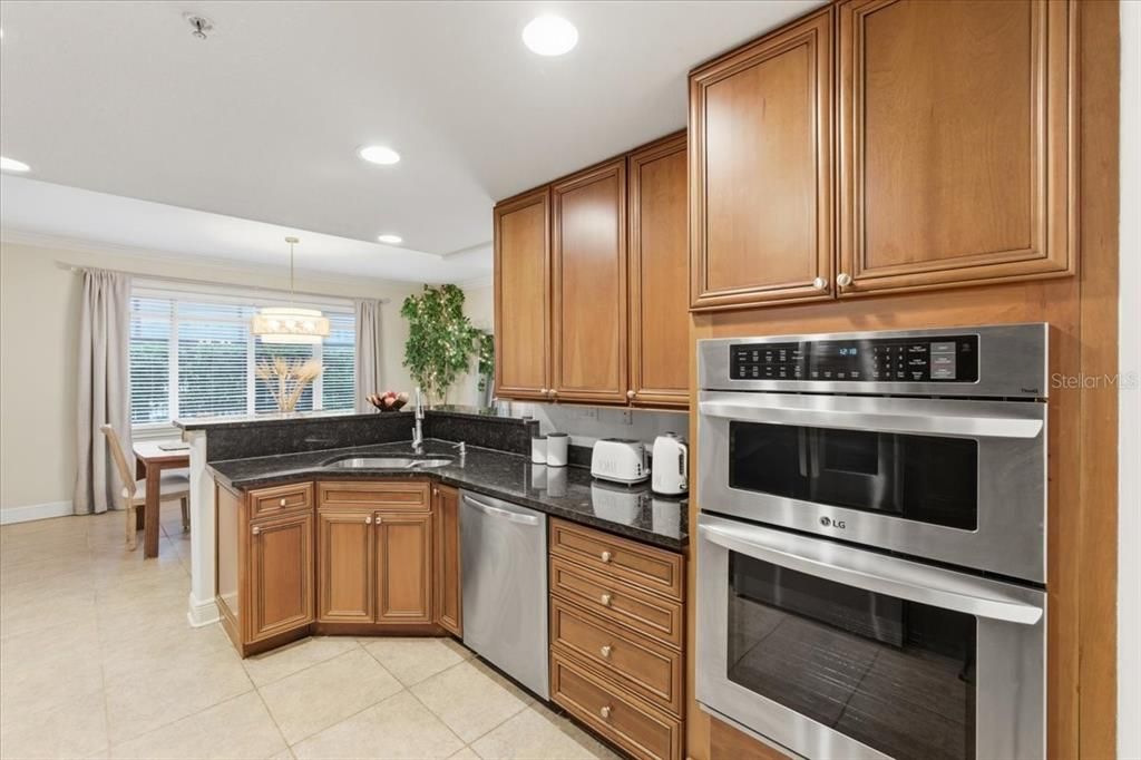 На продажу: $529,000 (2 спален, 2 ванн, 2297 Квадратных фут)