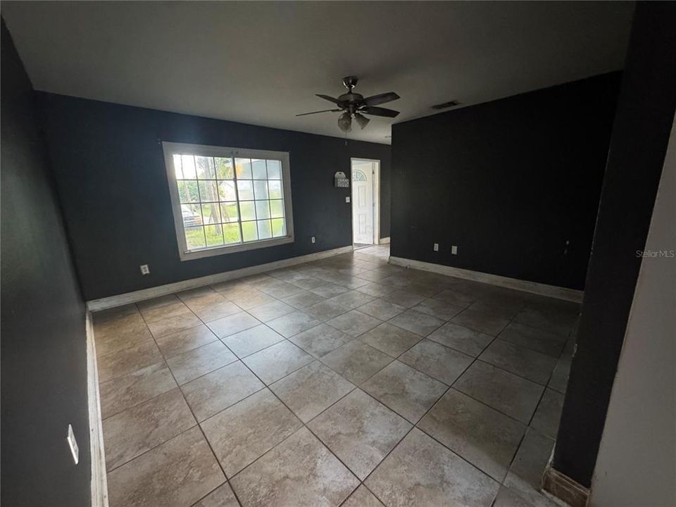 待售: $239,000 (3 贝兹, 2 浴室, 1286 平方英尺)