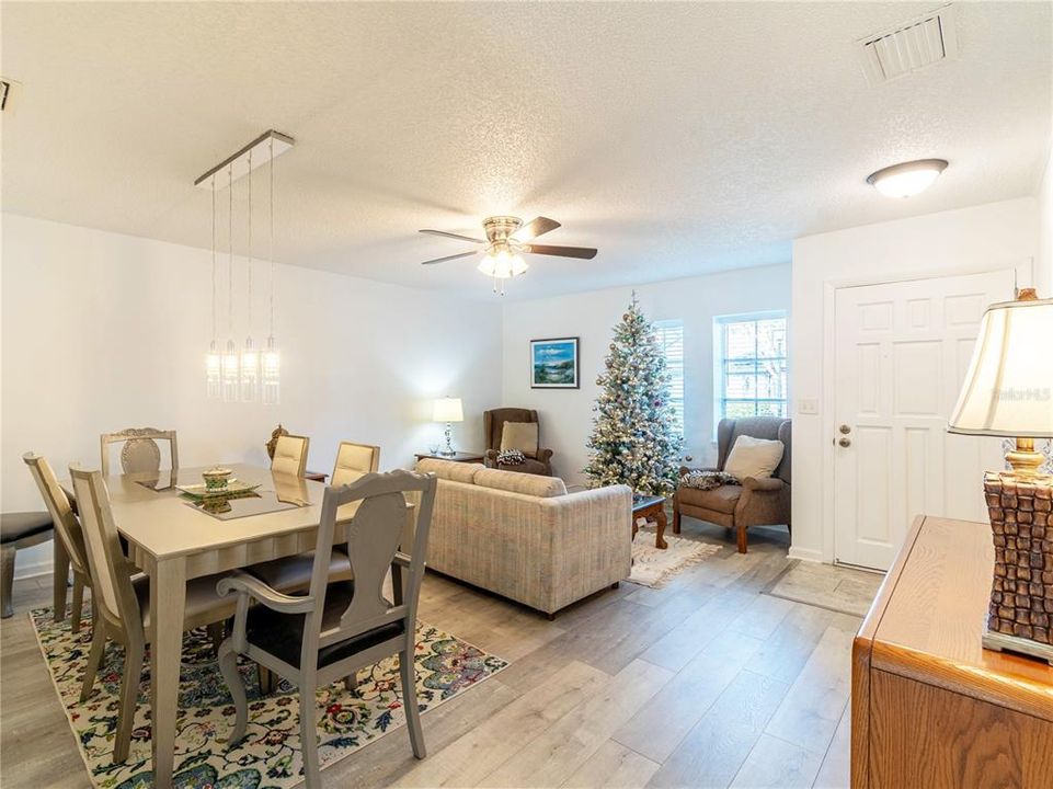 For Sale: $340,000 (2 beds, 2 baths, 1310 Square Feet)