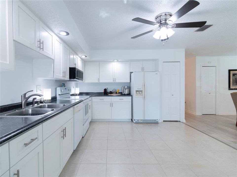 For Sale: $340,000 (2 beds, 2 baths, 1310 Square Feet)