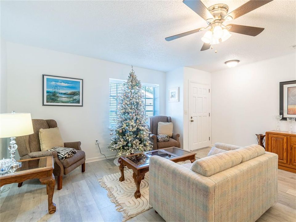 For Sale: $340,000 (2 beds, 2 baths, 1310 Square Feet)