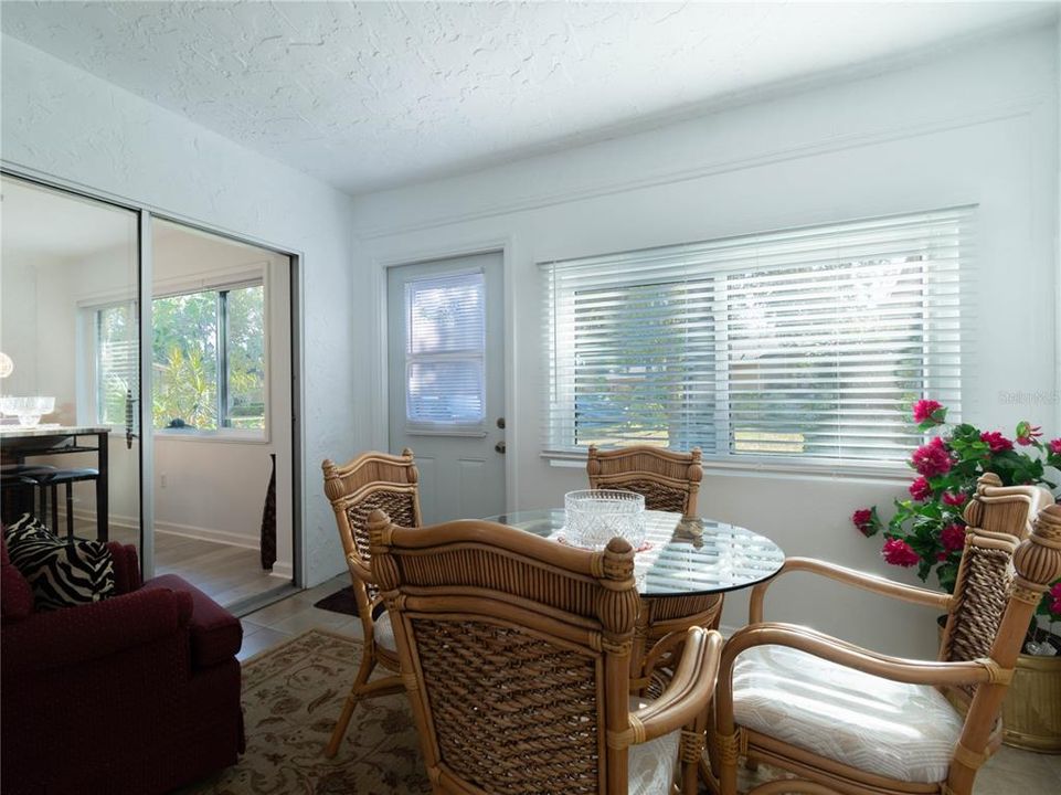 For Sale: $340,000 (2 beds, 2 baths, 1310 Square Feet)