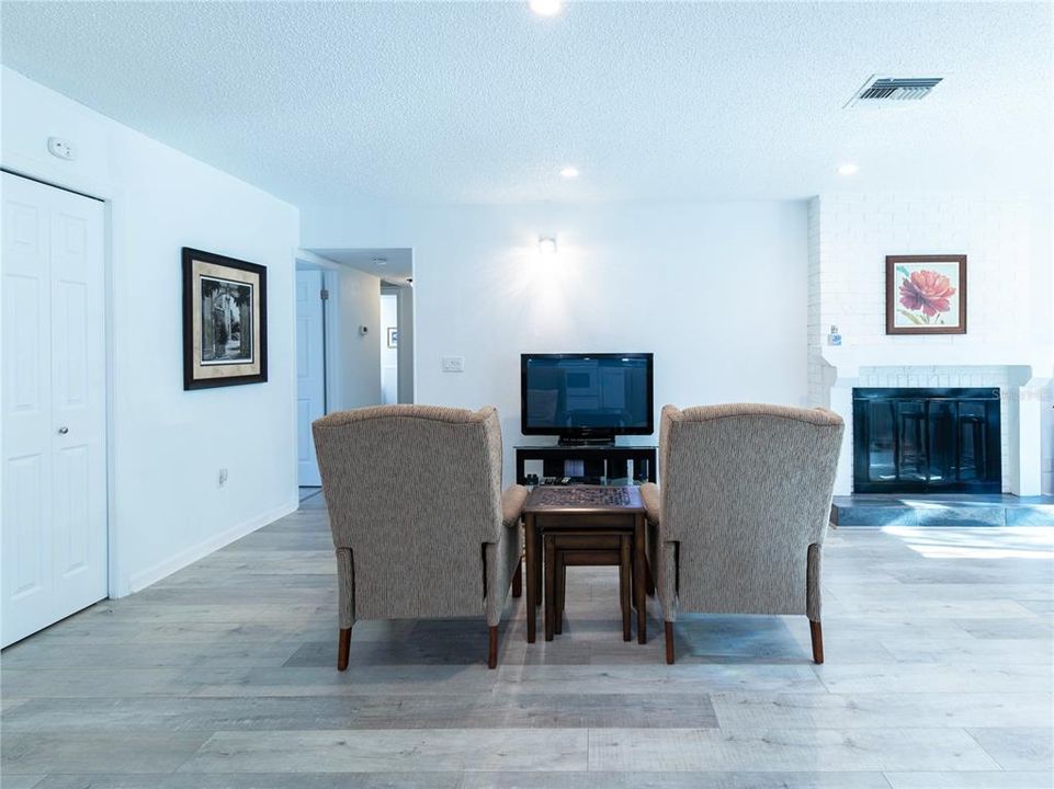 For Sale: $340,000 (2 beds, 2 baths, 1310 Square Feet)