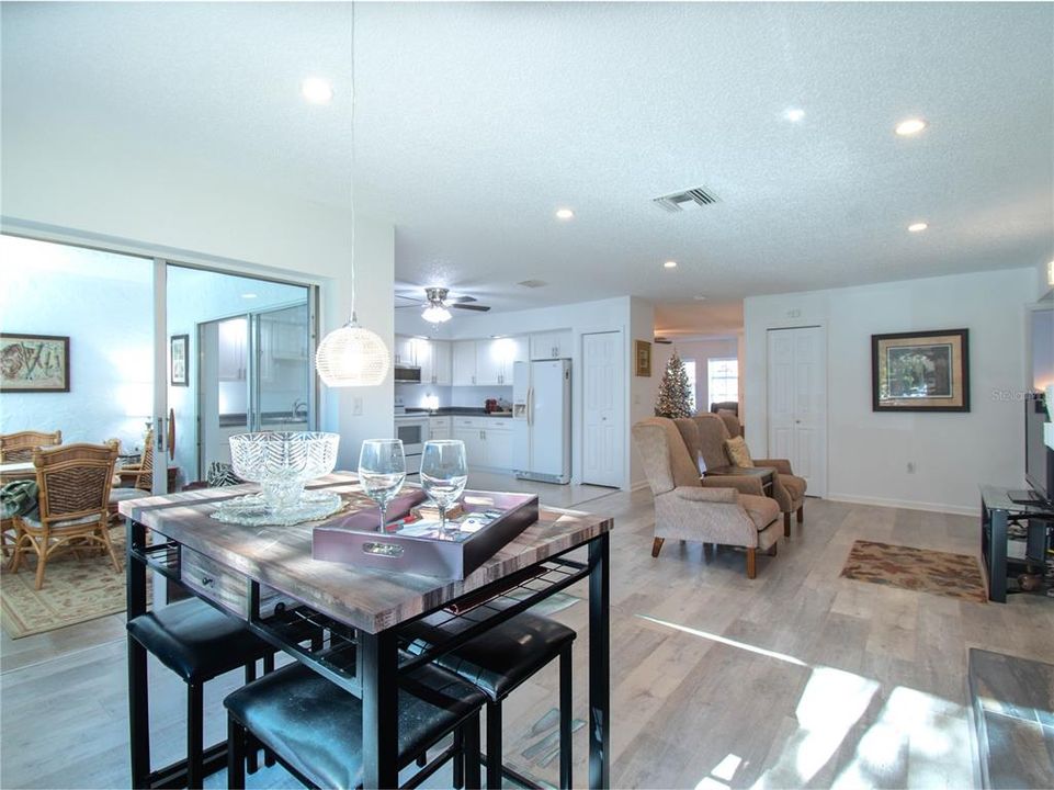 For Sale: $340,000 (2 beds, 2 baths, 1310 Square Feet)