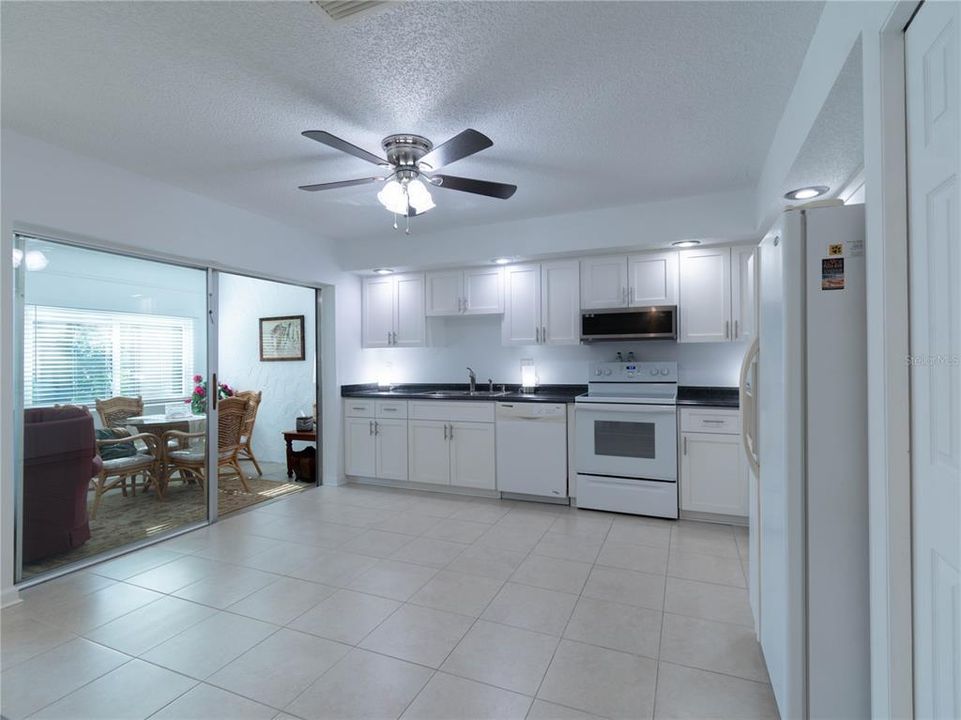 For Sale: $340,000 (2 beds, 2 baths, 1310 Square Feet)