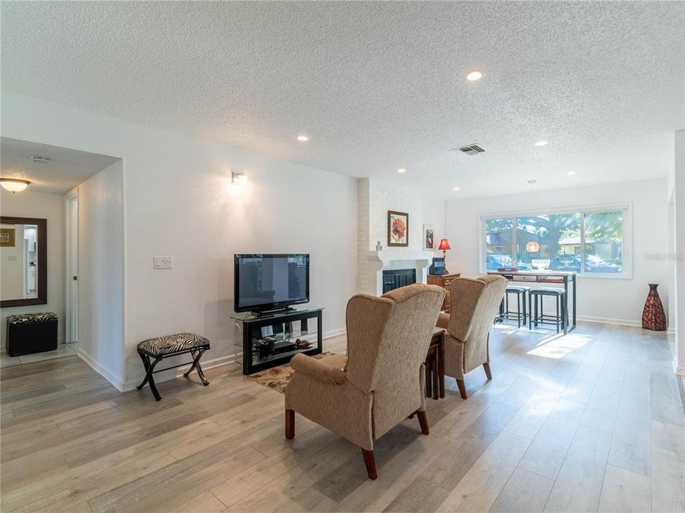 For Sale: $340,000 (2 beds, 2 baths, 1310 Square Feet)