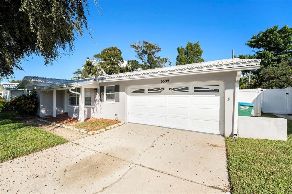 合同活跃: $350,000 (3 贝兹, 3 浴室, 1448 平方英尺)