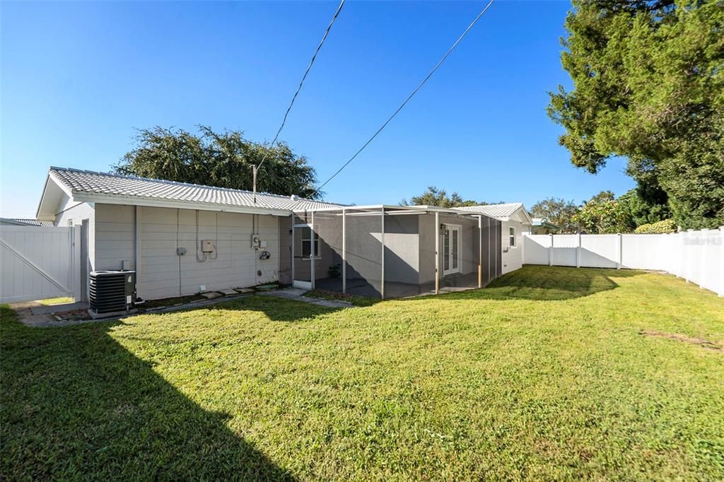 合同活跃: $350,000 (3 贝兹, 3 浴室, 1448 平方英尺)