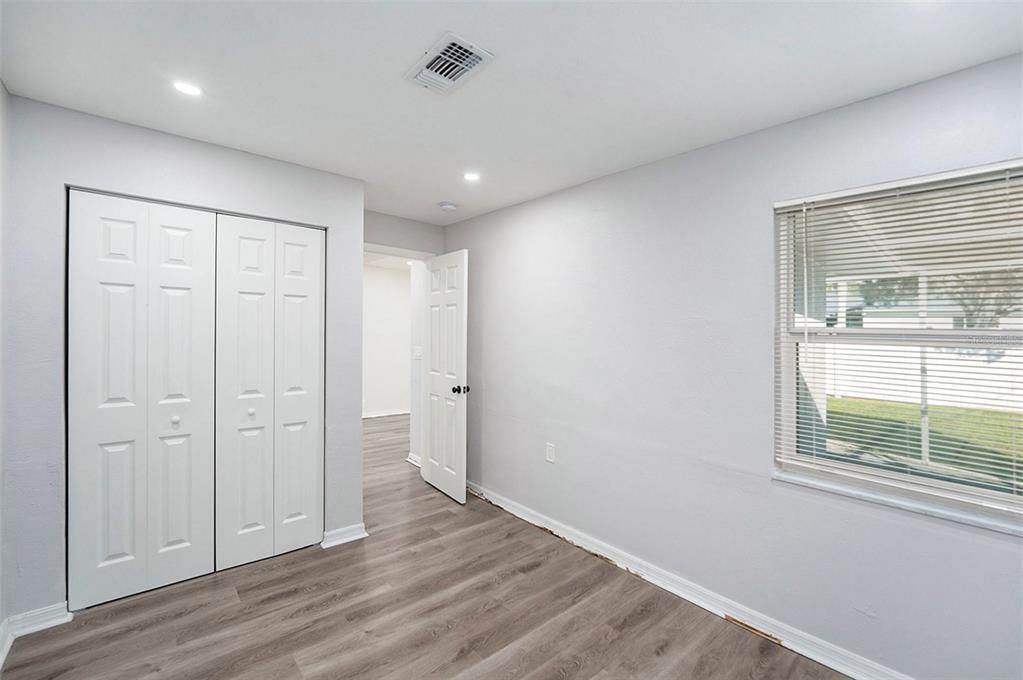 合同活跃: $350,000 (3 贝兹, 3 浴室, 1448 平方英尺)