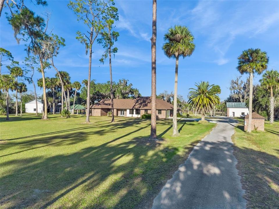 Active With Contract: $1,490,000 (4 beds, 3 baths, 3583 Square Feet)