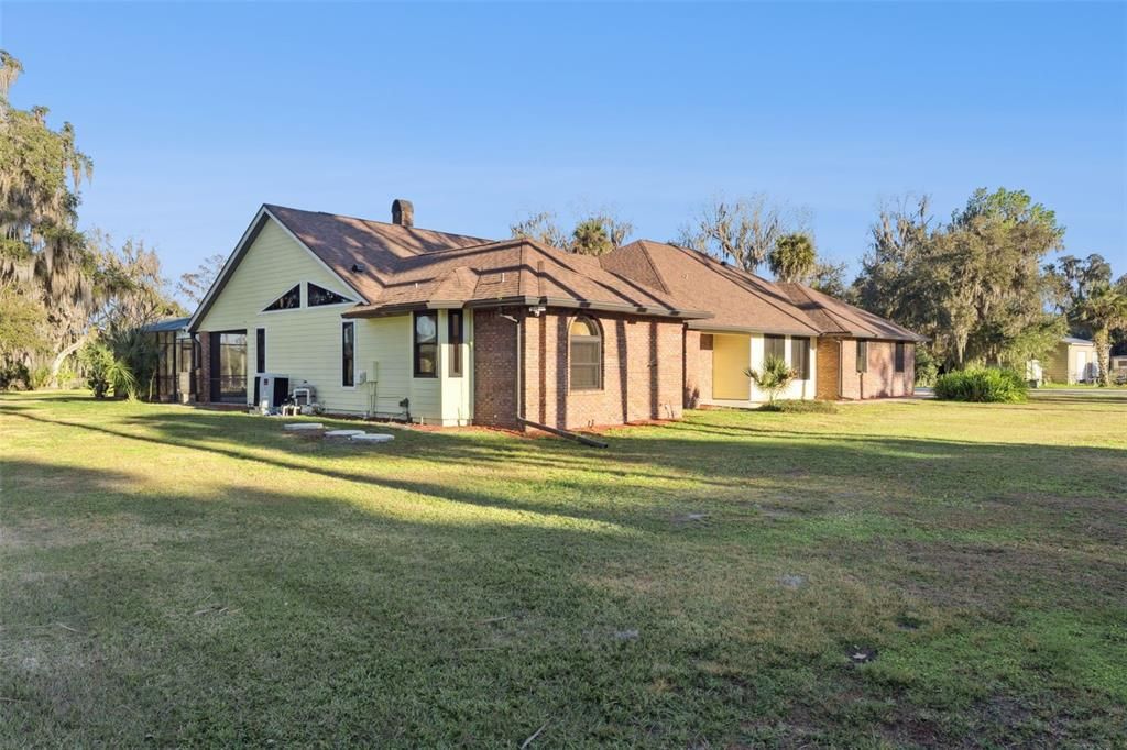 Active With Contract: $1,490,000 (4 beds, 3 baths, 3583 Square Feet)