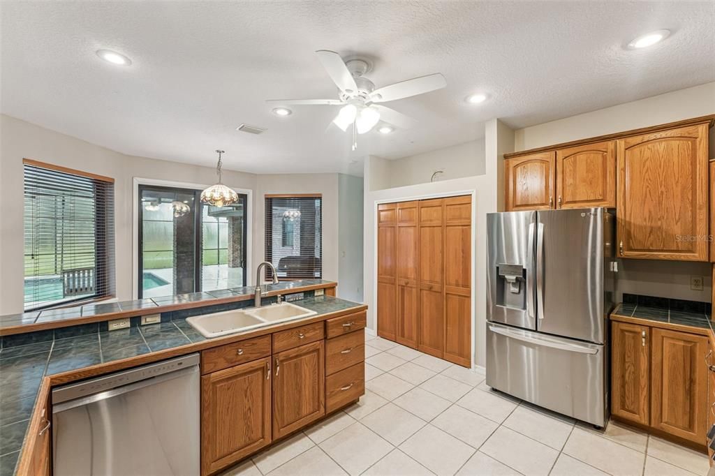 Active With Contract: $1,490,000 (4 beds, 3 baths, 3583 Square Feet)