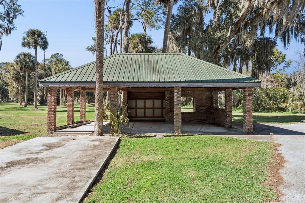 Active With Contract: $1,490,000 (4 beds, 3 baths, 3583 Square Feet)