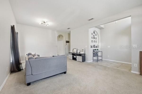 For Sale: $400,000 (4 beds, 2 baths, 1960 Square Feet)