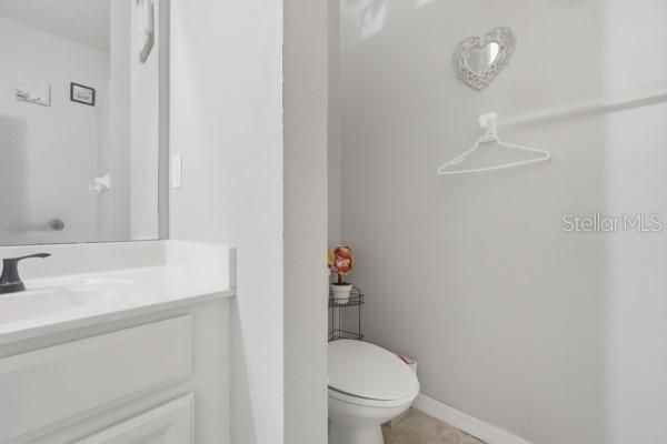 For Sale: $400,000 (4 beds, 2 baths, 1960 Square Feet)