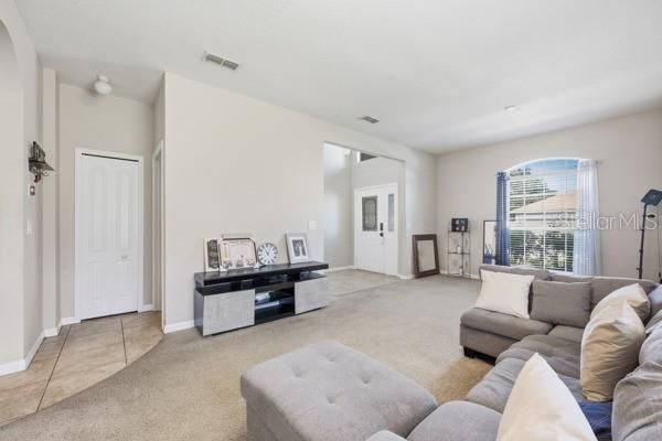 For Sale: $400,000 (4 beds, 2 baths, 1960 Square Feet)