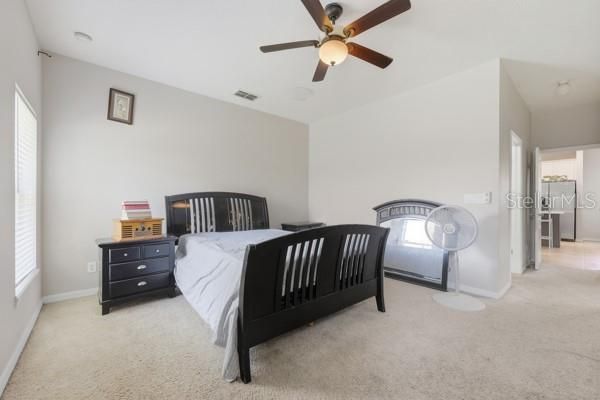 For Sale: $400,000 (4 beds, 2 baths, 1960 Square Feet)