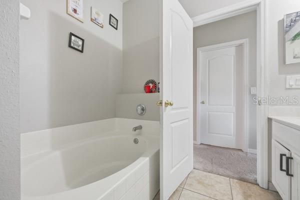 For Sale: $400,000 (4 beds, 2 baths, 1960 Square Feet)