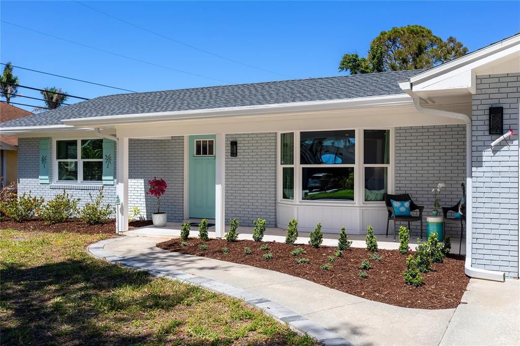 Active With Contract: $950,000 (3 beds, 2 baths, 2169 Square Feet)