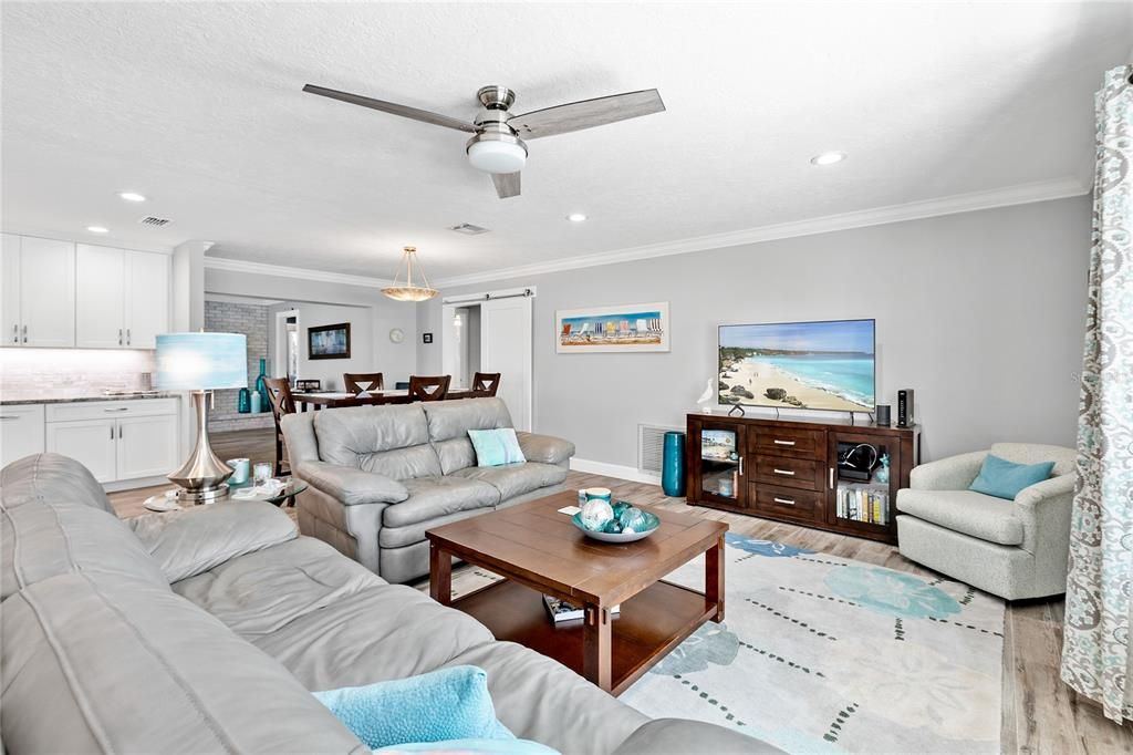 Active With Contract: $950,000 (3 beds, 2 baths, 2169 Square Feet)