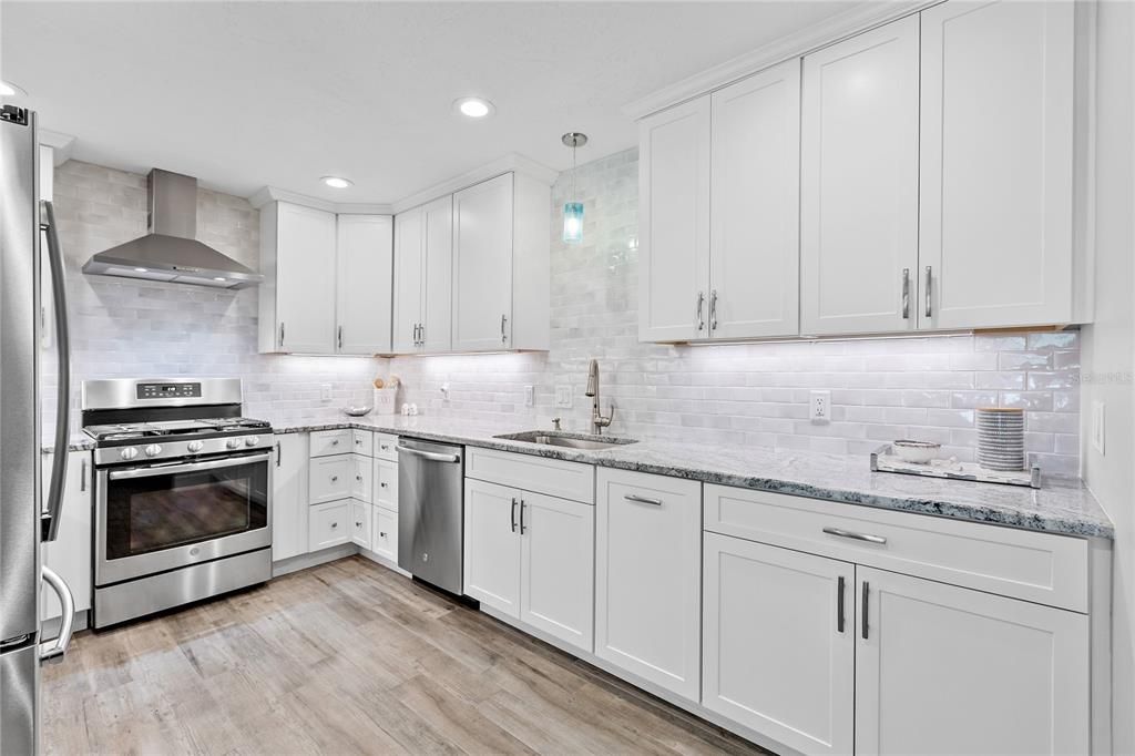 Active With Contract: $950,000 (3 beds, 2 baths, 2169 Square Feet)