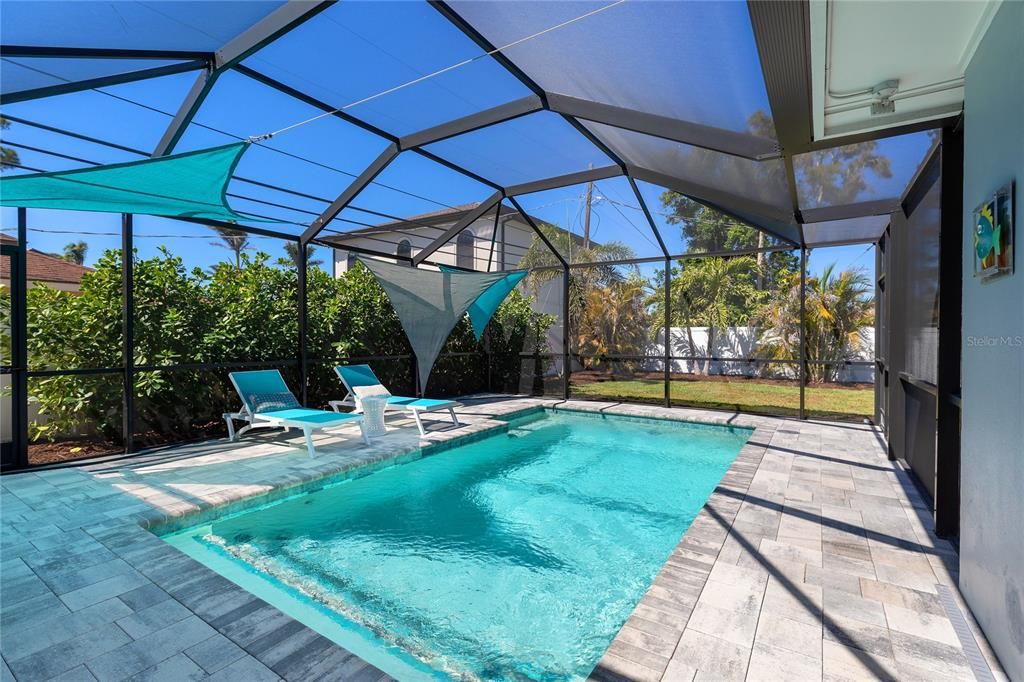 Active With Contract: $950,000 (3 beds, 2 baths, 2169 Square Feet)