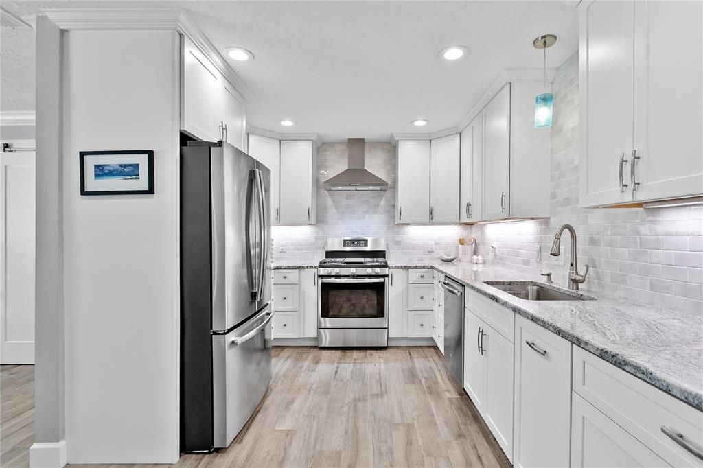 Active With Contract: $950,000 (3 beds, 2 baths, 2169 Square Feet)