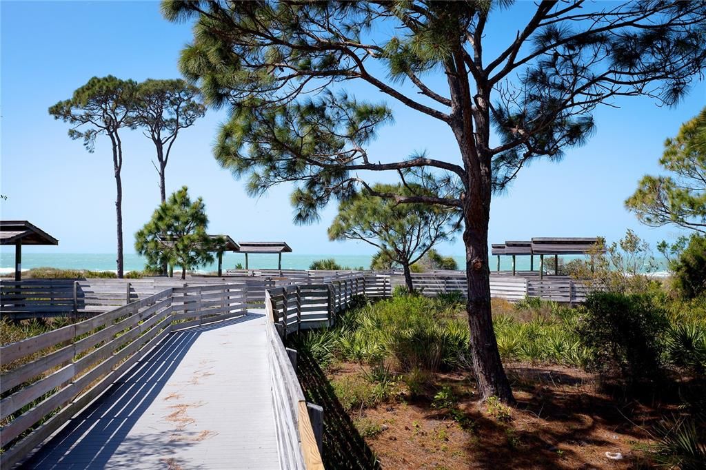 Active With Contract: $950,000 (3 beds, 2 baths, 2169 Square Feet)