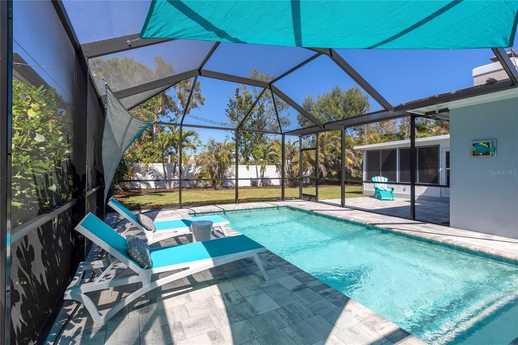 Active With Contract: $950,000 (3 beds, 2 baths, 2169 Square Feet)