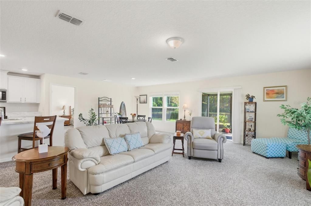 For Sale: $279,000 (3 beds, 2 baths, 1714 Square Feet)