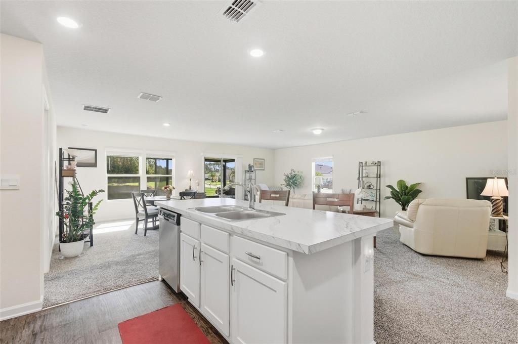 For Sale: $279,000 (3 beds, 2 baths, 1714 Square Feet)