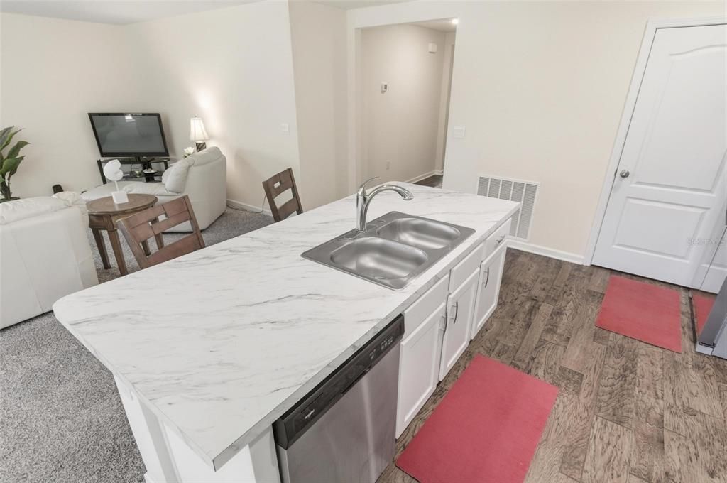 For Sale: $279,000 (3 beds, 2 baths, 1714 Square Feet)