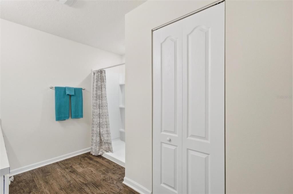 For Sale: $279,000 (3 beds, 2 baths, 1714 Square Feet)