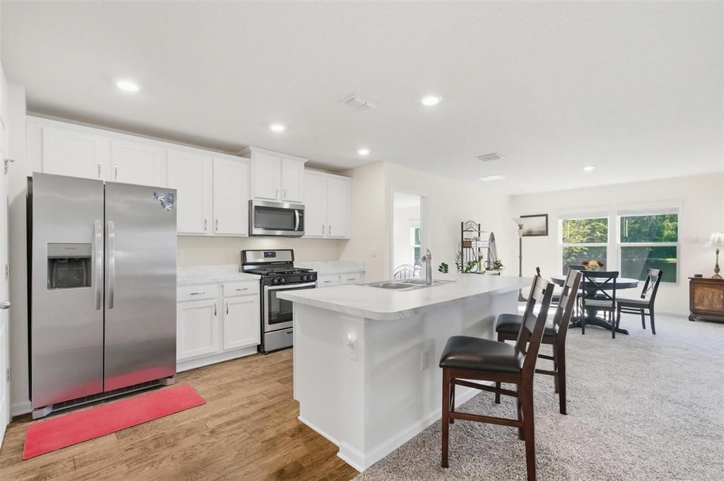 For Sale: $279,000 (3 beds, 2 baths, 1714 Square Feet)