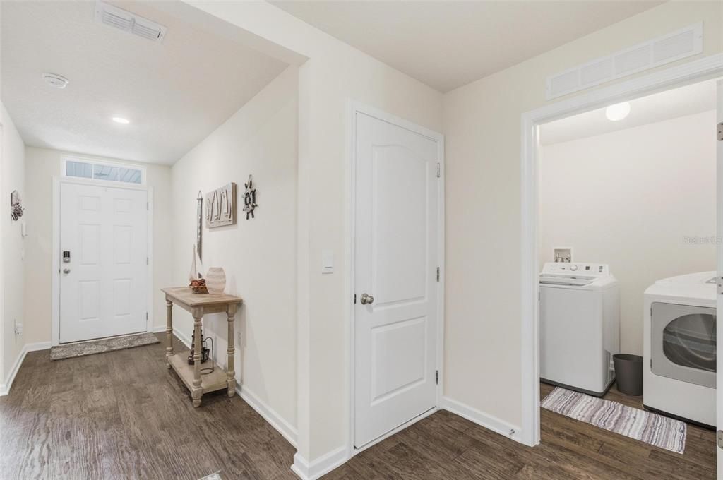 For Sale: $279,000 (3 beds, 2 baths, 1714 Square Feet)